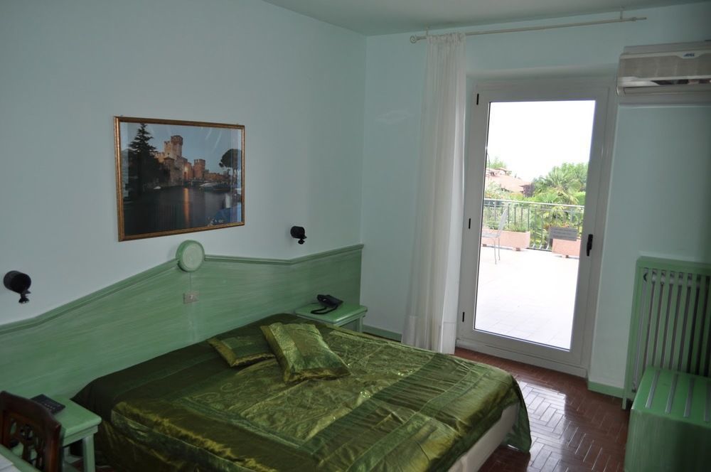 Hotel Oceano Peschiera del Garda Exteriör bild
