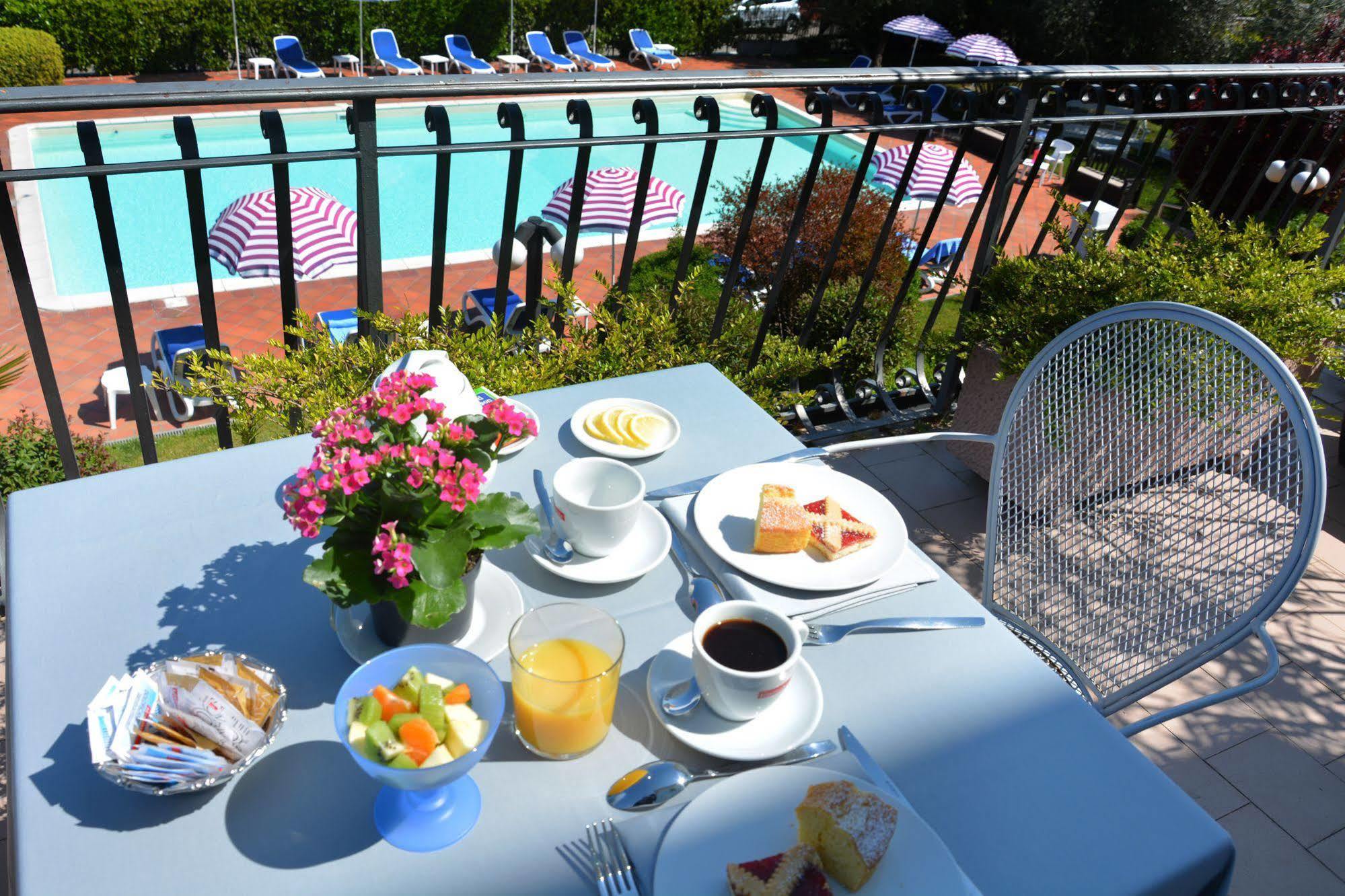 Hotel Oceano Peschiera del Garda Exteriör bild