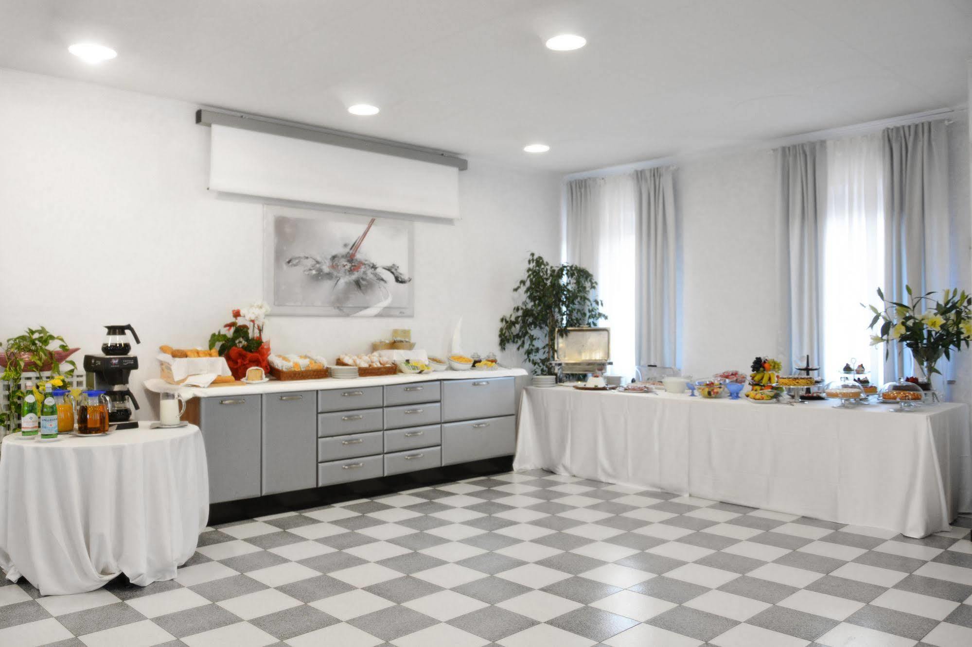 Hotel Oceano Peschiera del Garda Exteriör bild